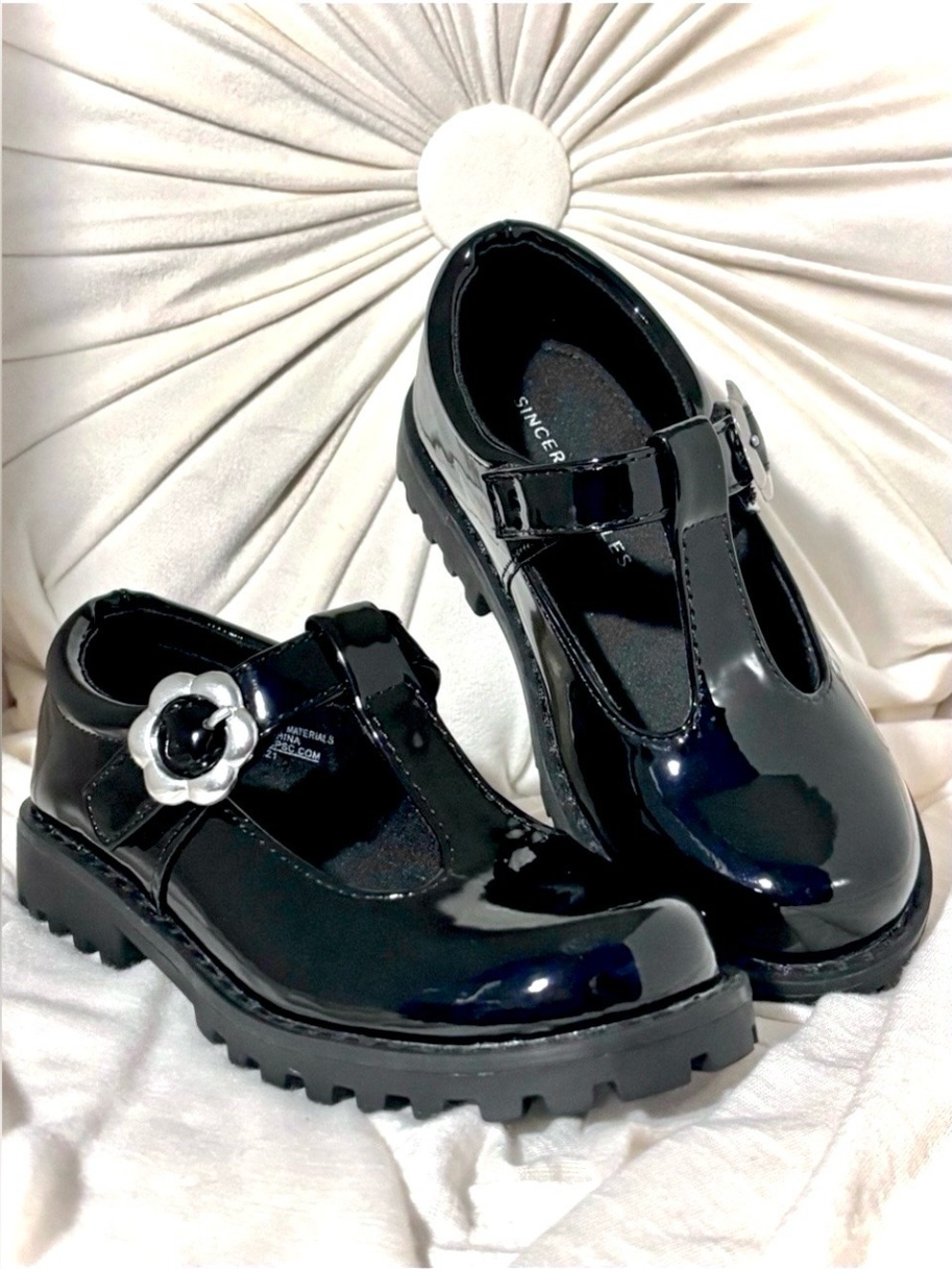 NWOT Sincerely Jules Girl Black Patent Mary Jane Shoes — Size 10 —